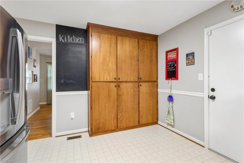 Photo 15 of 50 residential for sale in Hampton virginia