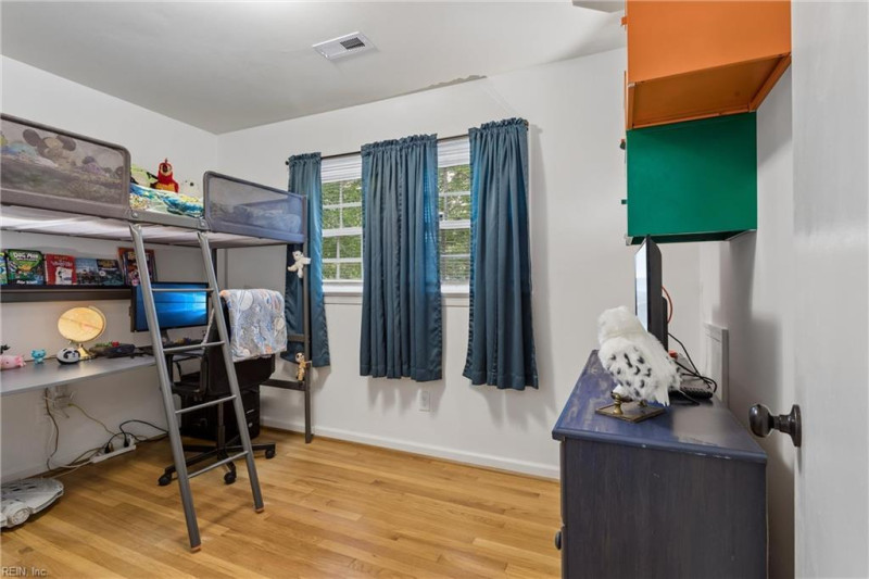 Photo 33 of 50 residential for sale in Hampton virginia