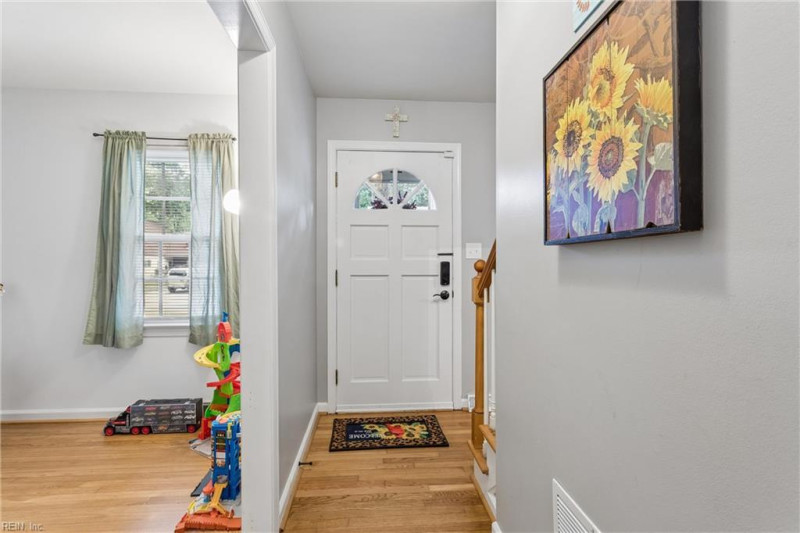 Photo 4 of 50 residential for sale in Hampton virginia