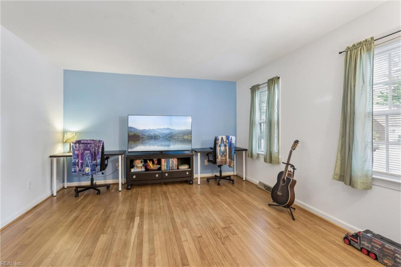 Photo 5 of 50 residential for sale in Hampton virginia