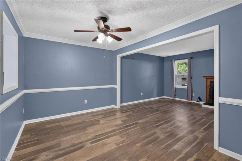 Photo 4 of 23 residential for sale in Virginia Beach virginia