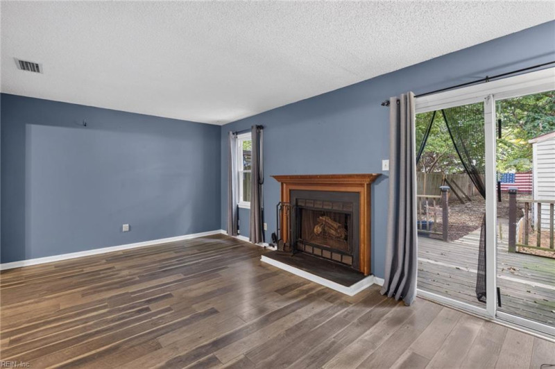 Photo 6 of 23 residential for sale in Virginia Beach virginia