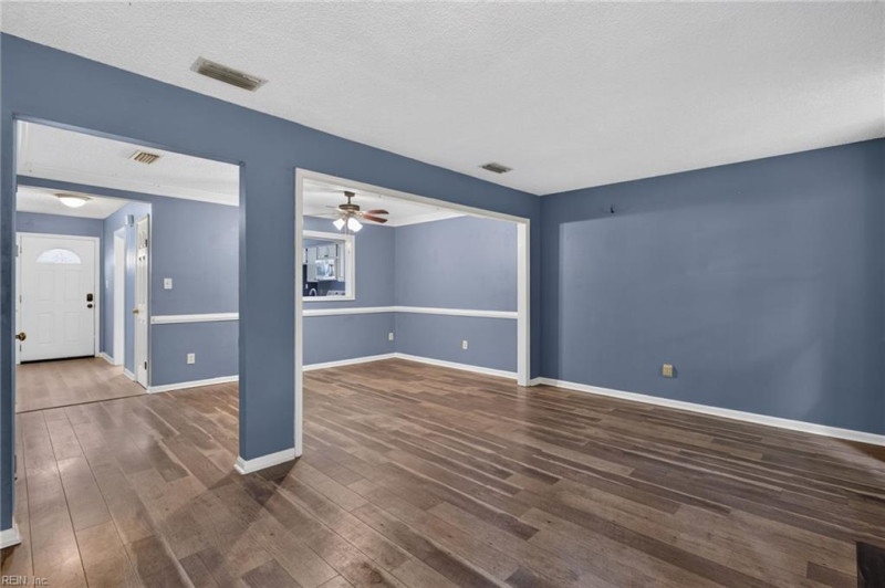 Photo 7 of 23 residential for sale in Virginia Beach virginia