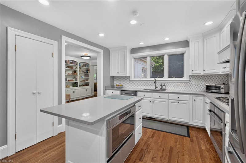 Photo 16 of 50 residential for sale in Norfolk virginia
