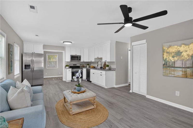 Photo 4 of 21 residential for sale in Newport News virginia