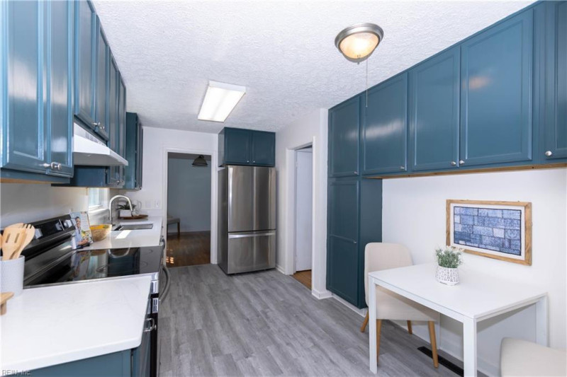 Photo 4 of 21 residential for sale in Hampton virginia