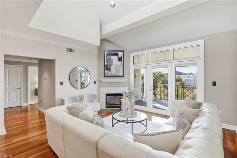 Photo 6 of 35 residential for sale in Norfolk virginia