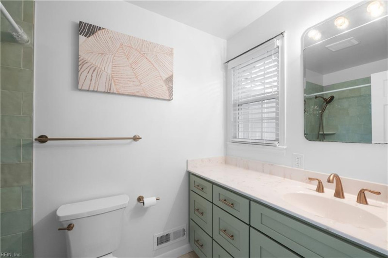 Photo 11 of 25 residential for sale in Virginia Beach virginia