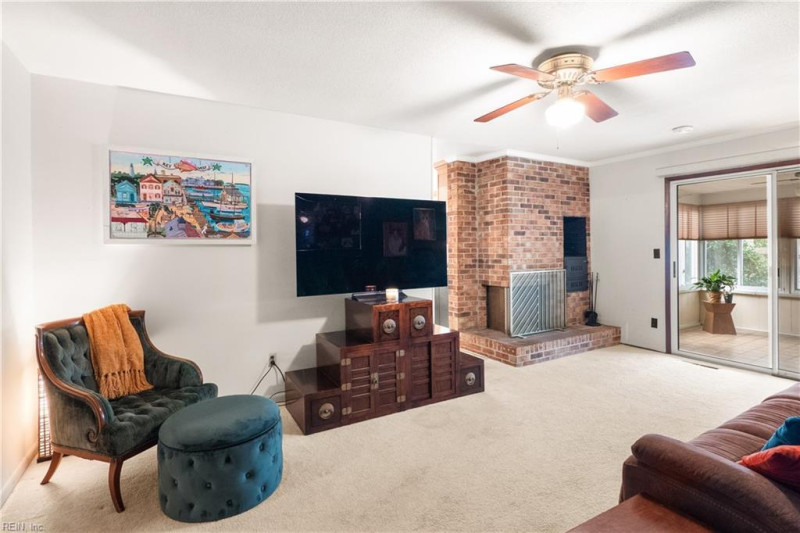 Photo 5 of 25 residential for sale in Virginia Beach virginia