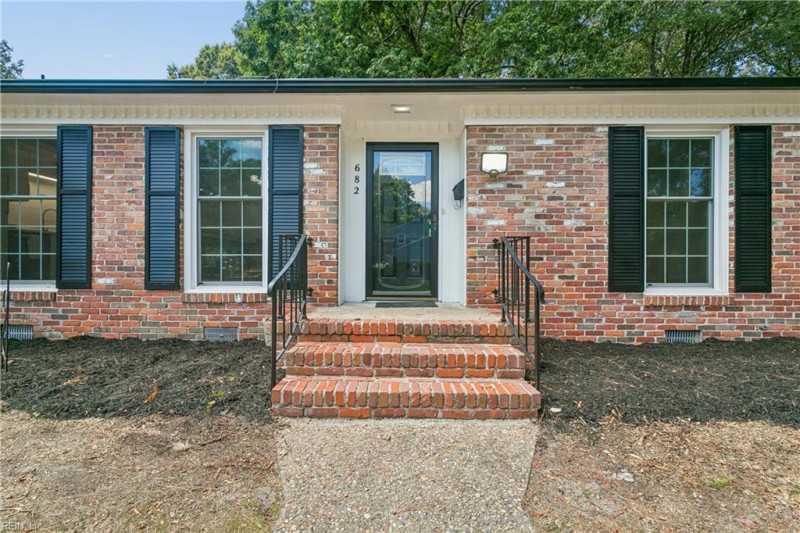 Photo 4 of 40 residential for sale in Newport News virginia