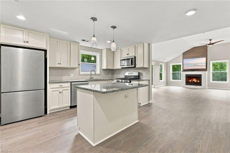 Photo 11 of 45 residential for sale in Suffolk virginia