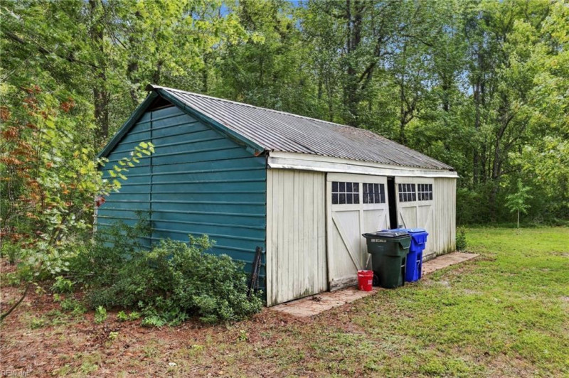 Photo 24 of 45 residential for sale in Suffolk virginia