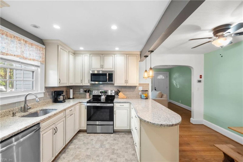 Photo 4 of 20 residential for sale in Norfolk virginia