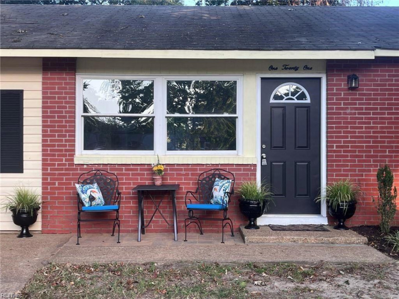 Photo 2 of 18 residential for sale in Hampton virginia