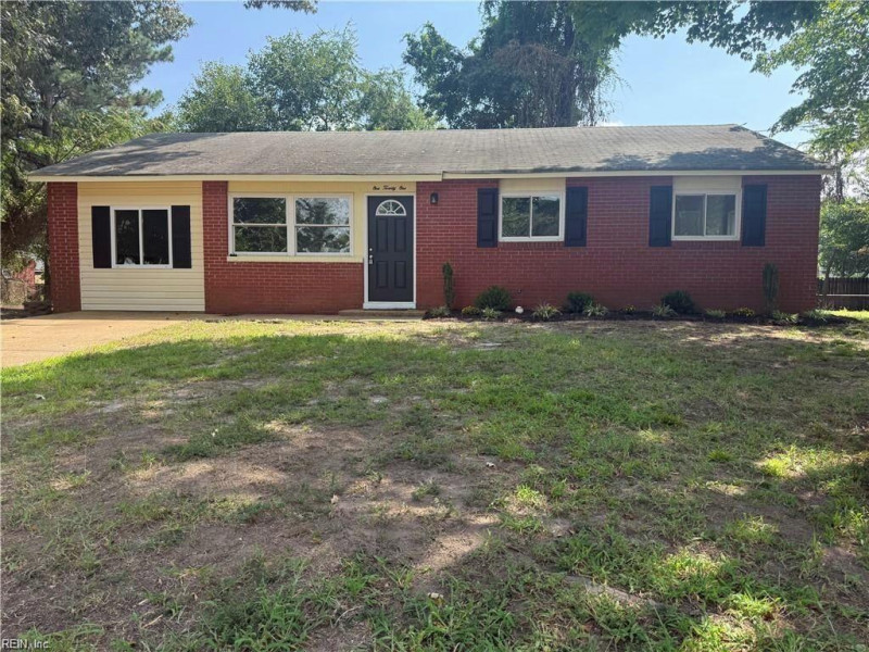 Photo 3 of 18 residential for sale in Hampton virginia