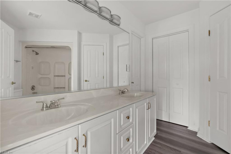 Photo 16 of 37 residential for sale in Hampton virginia