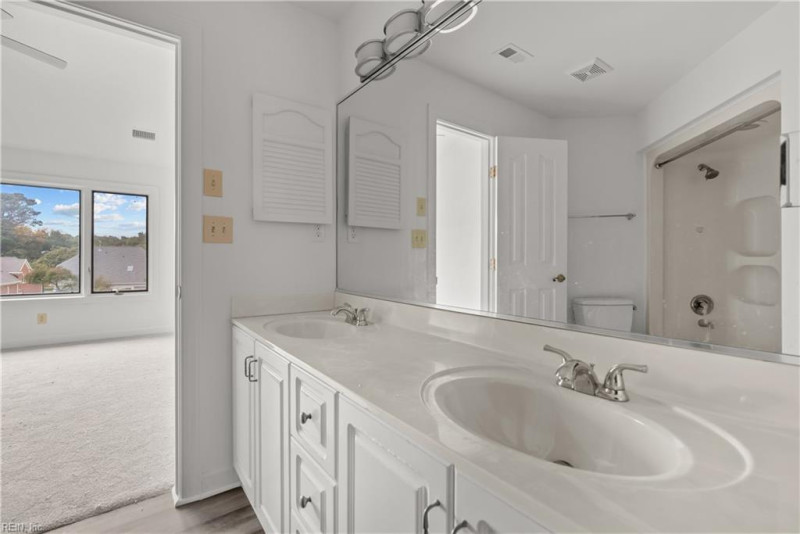 Photo 18 of 37 residential for sale in Hampton virginia