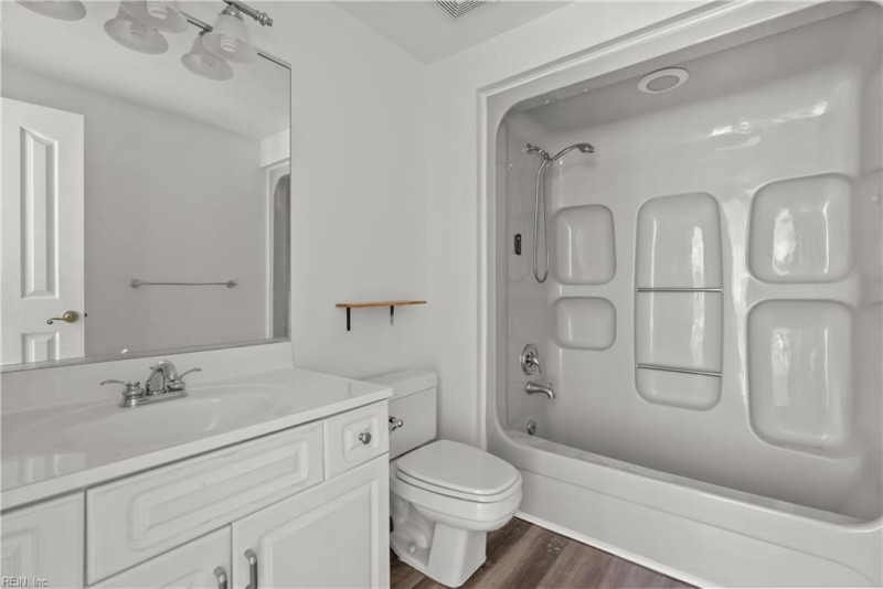 Photo 19 of 37 residential for sale in Hampton virginia