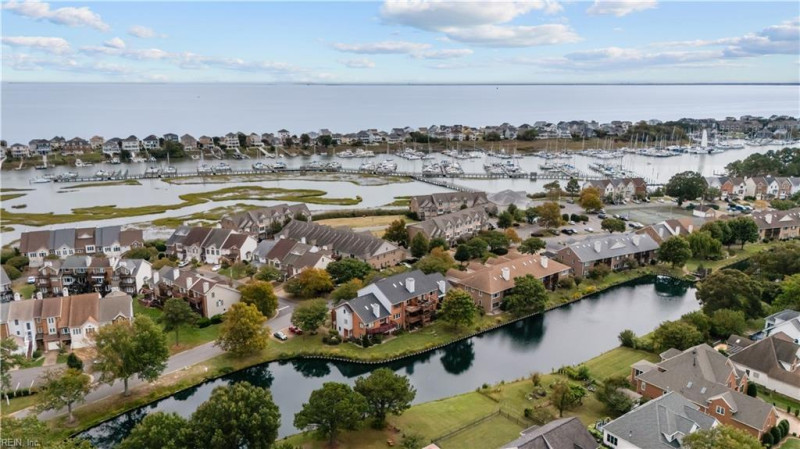 Photo 3 of 37 residential for sale in Hampton virginia