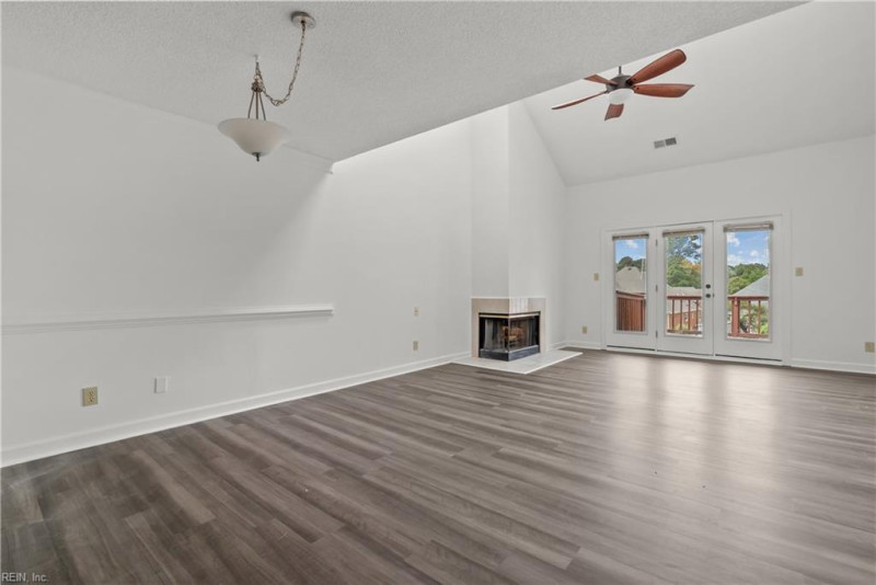 Photo 6 of 37 residential for sale in Hampton virginia