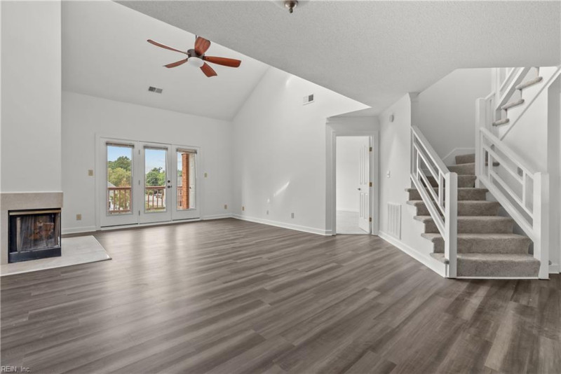 Photo 7 of 37 residential for sale in Hampton virginia