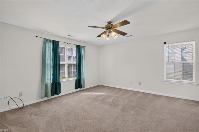 Photo 10 of 29 residential for sale in Suffolk virginia