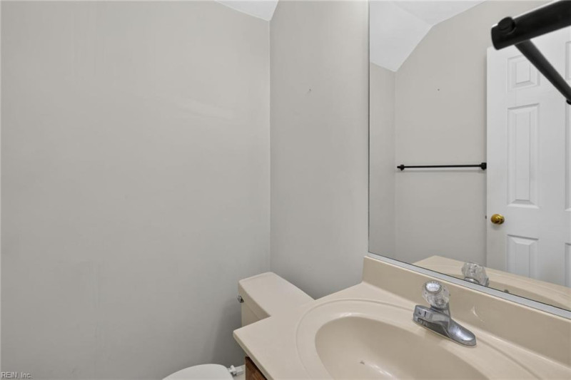 Photo 17 of 29 residential for sale in Suffolk virginia