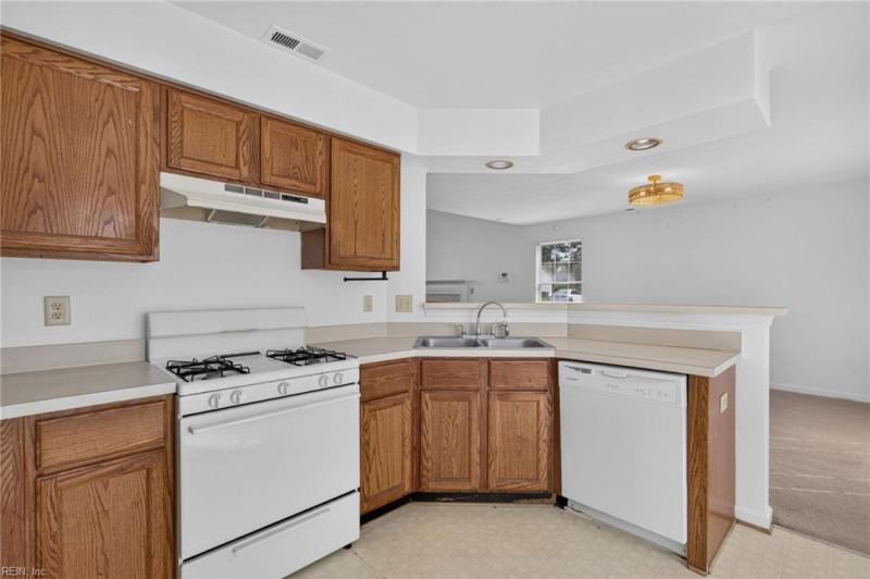 Photo 9 of 29 residential for sale in Suffolk virginia