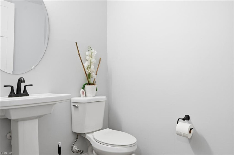 Photo 27 of 44 residential for sale in Newport News virginia