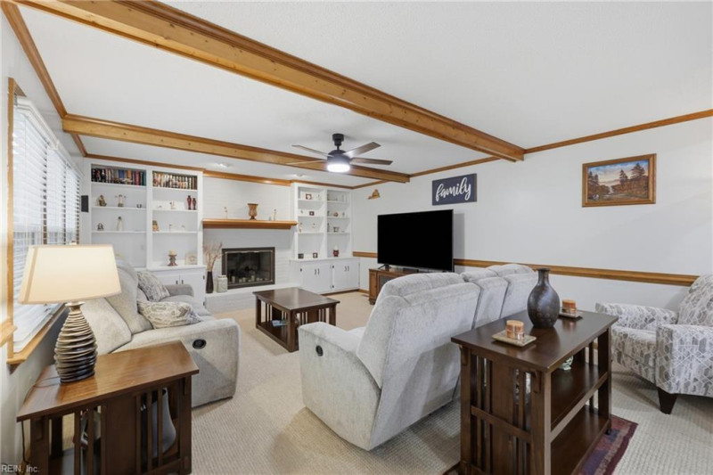 Photo 11 of 46 residential for sale in Chesapeake virginia