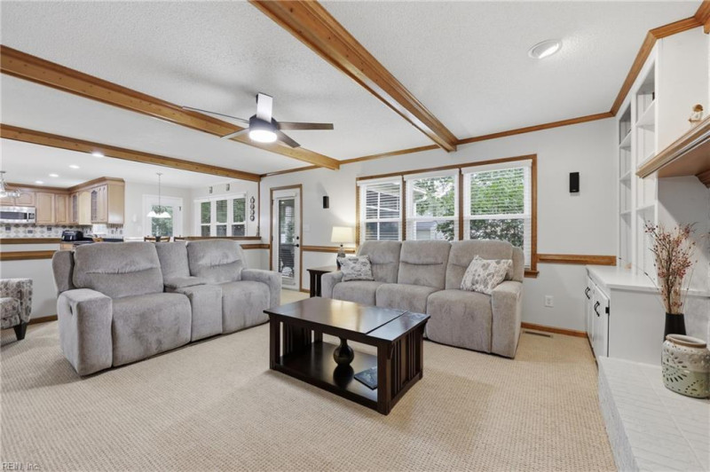 Photo 12 of 46 residential for sale in Chesapeake virginia