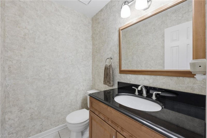Photo 15 of 46 residential for sale in Chesapeake virginia