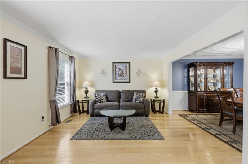 Photo 16 of 46 residential for sale in Chesapeake virginia