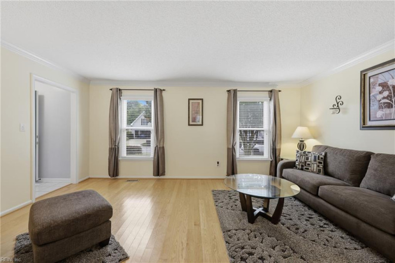 Photo 18 of 46 residential for sale in Chesapeake virginia
