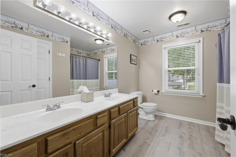 Photo 37 of 46 residential for sale in Chesapeake virginia
