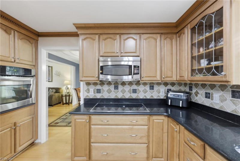 Photo 7 of 46 residential for sale in Chesapeake virginia