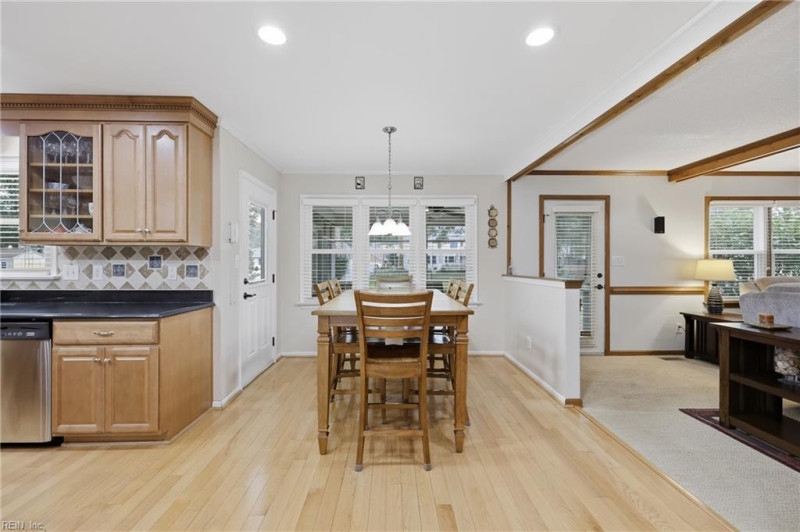 Photo 9 of 46 residential for sale in Chesapeake virginia