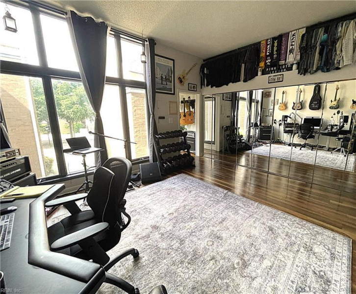 Photo 7 of 16 residential for sale in Norfolk virginia