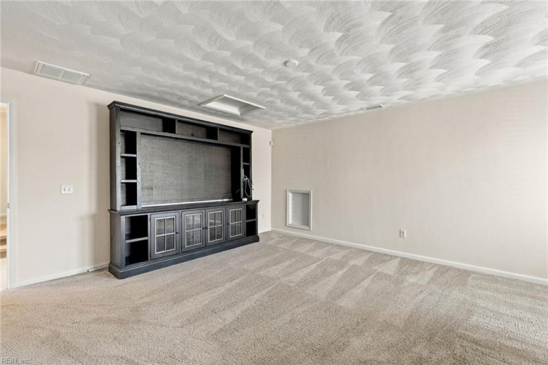 Photo 16 of 50 residential for sale in Suffolk virginia