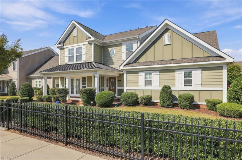 Photo 3 of 50 residential for sale in Suffolk virginia