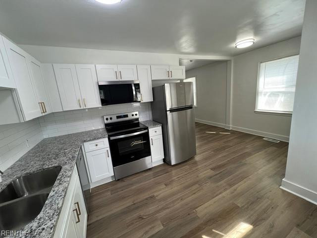Photo 16 of 39 residential for sale in Hampton virginia