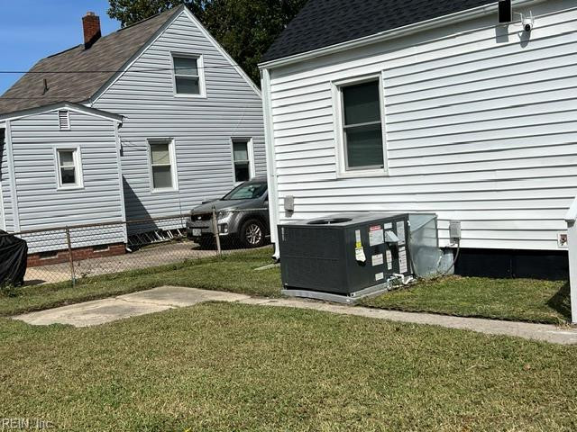 Photo 4 of 39 residential for sale in Hampton virginia