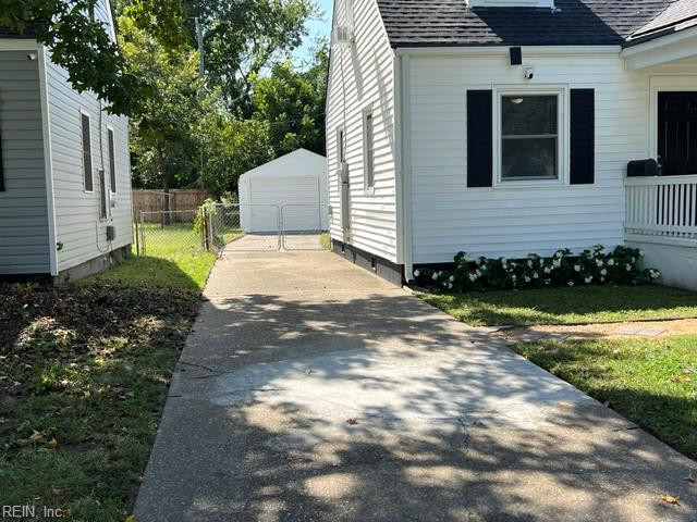 Photo 5 of 39 residential for sale in Hampton virginia