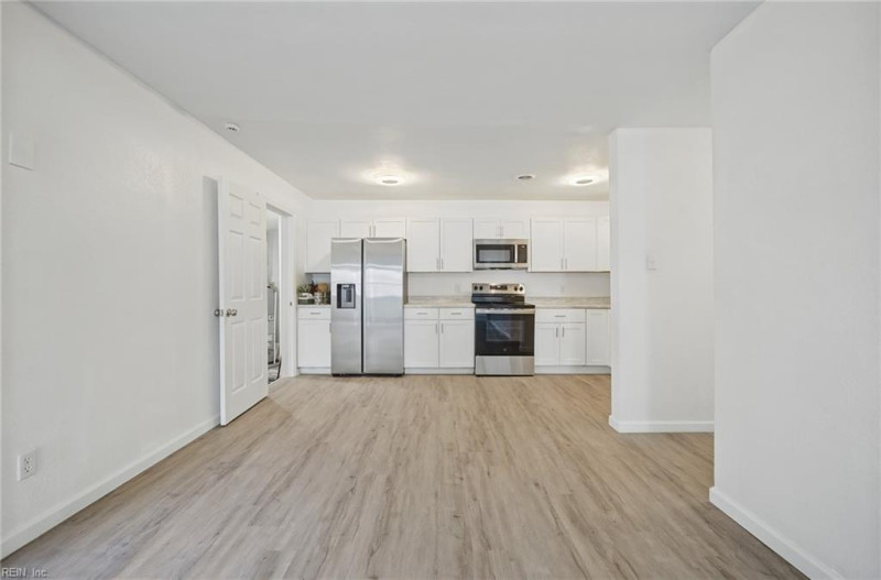 Photo 10 of 38 residential for sale in Portsmouth virginia
