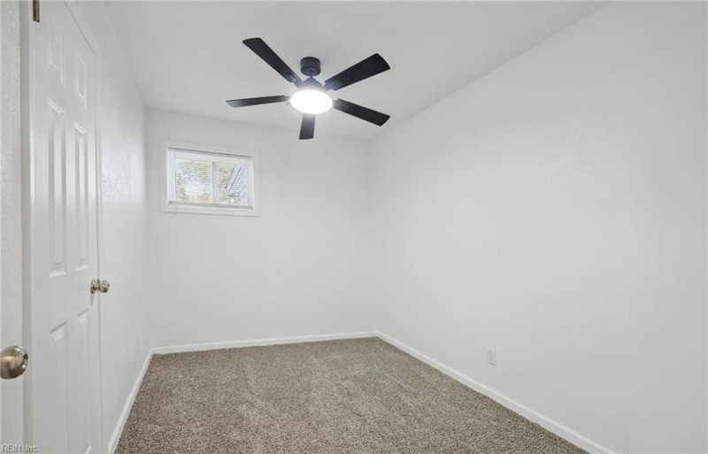 Photo 18 of 38 residential for sale in Portsmouth virginia