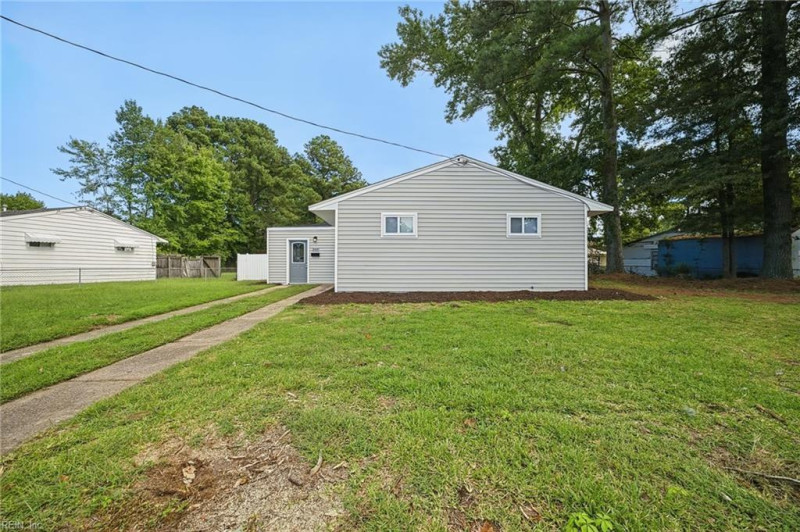 Photo 2 of 38 residential for sale in Portsmouth virginia