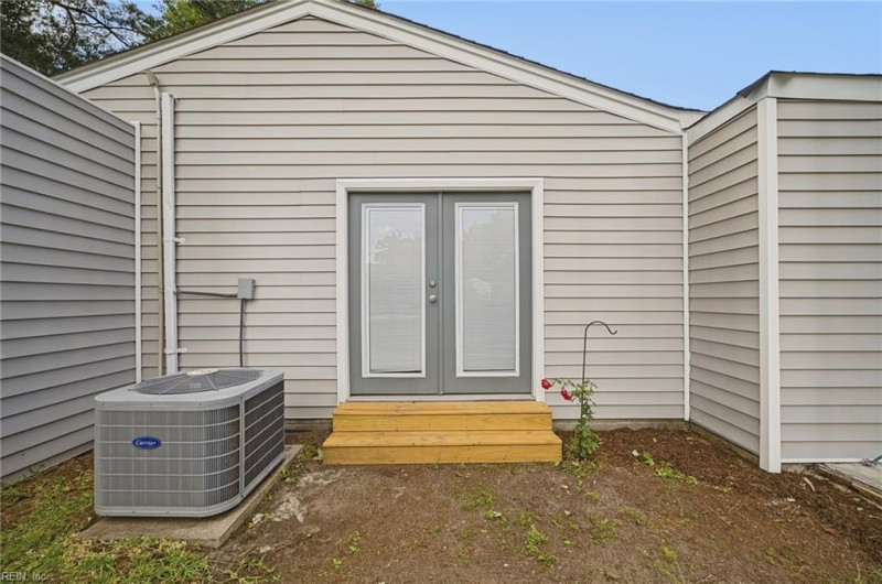 Photo 24 of 38 residential for sale in Portsmouth virginia