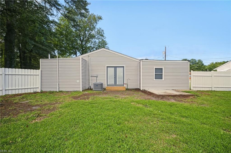 Photo 26 of 38 residential for sale in Portsmouth virginia