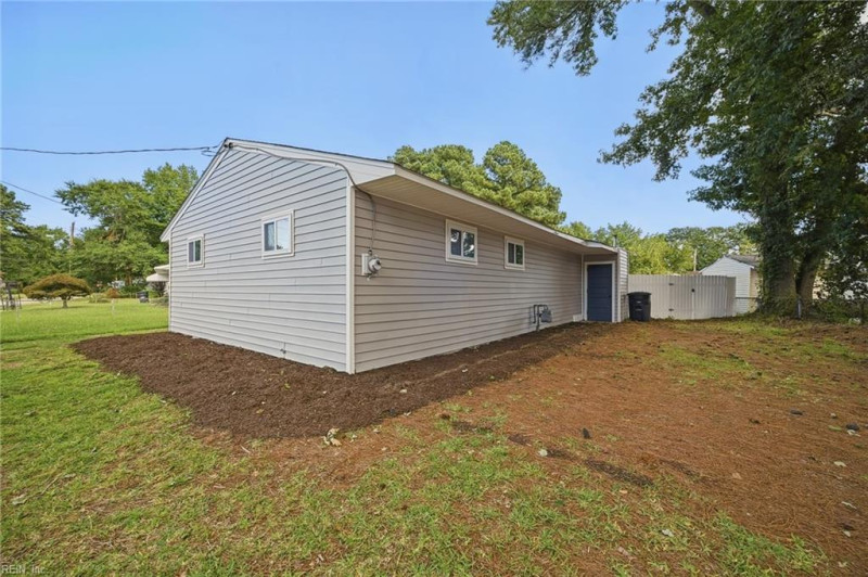 Photo 28 of 38 residential for sale in Portsmouth virginia