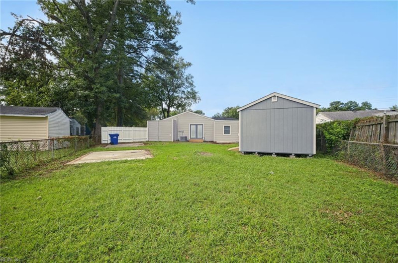 Photo 29 of 38 residential for sale in Portsmouth virginia